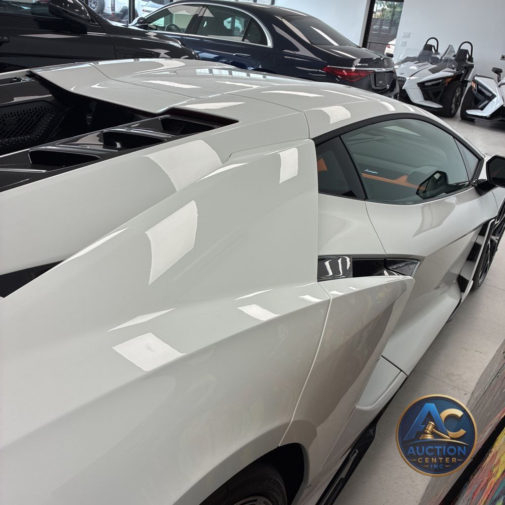2024 Lamborghini Revuelto