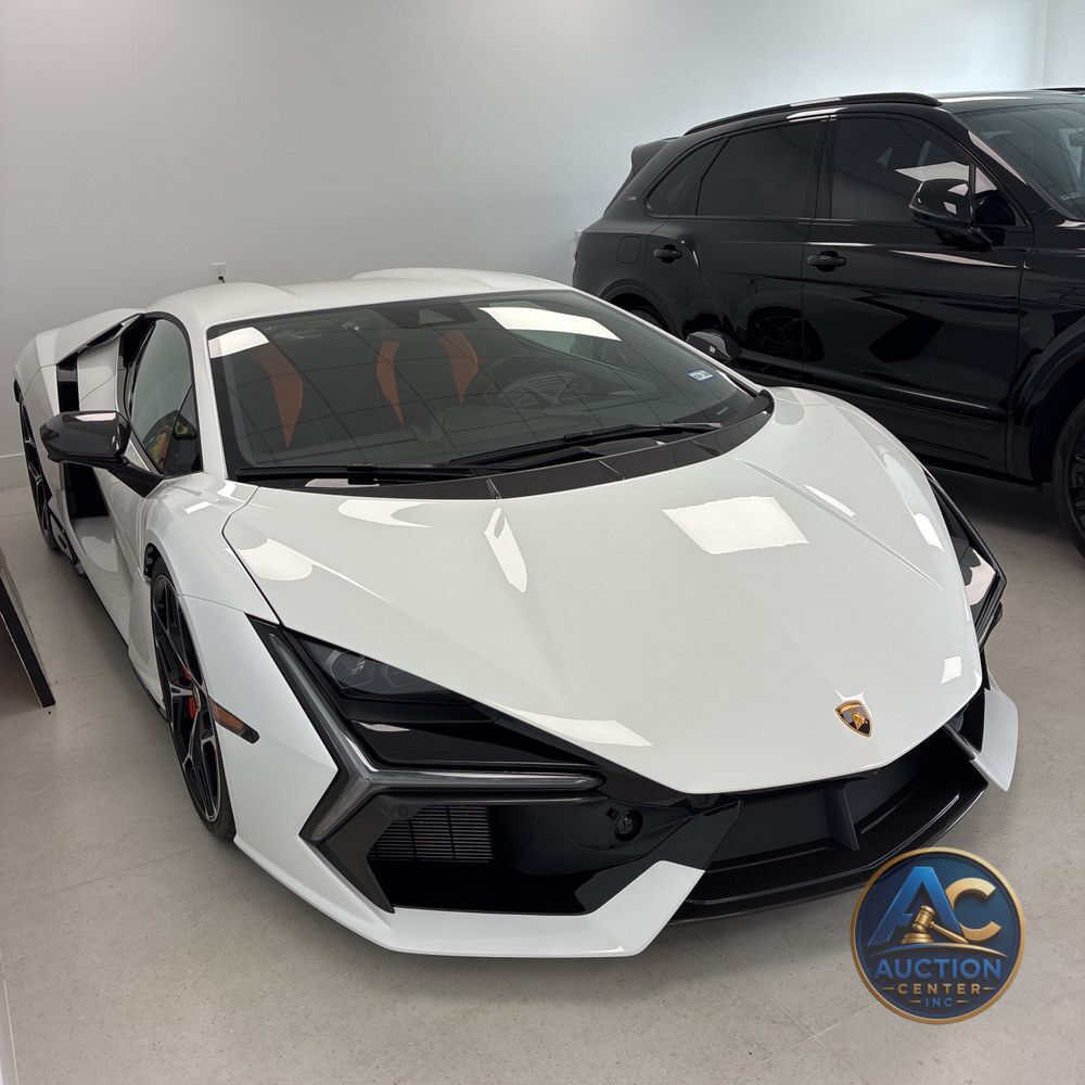 2024 Lamborghini Revuelto