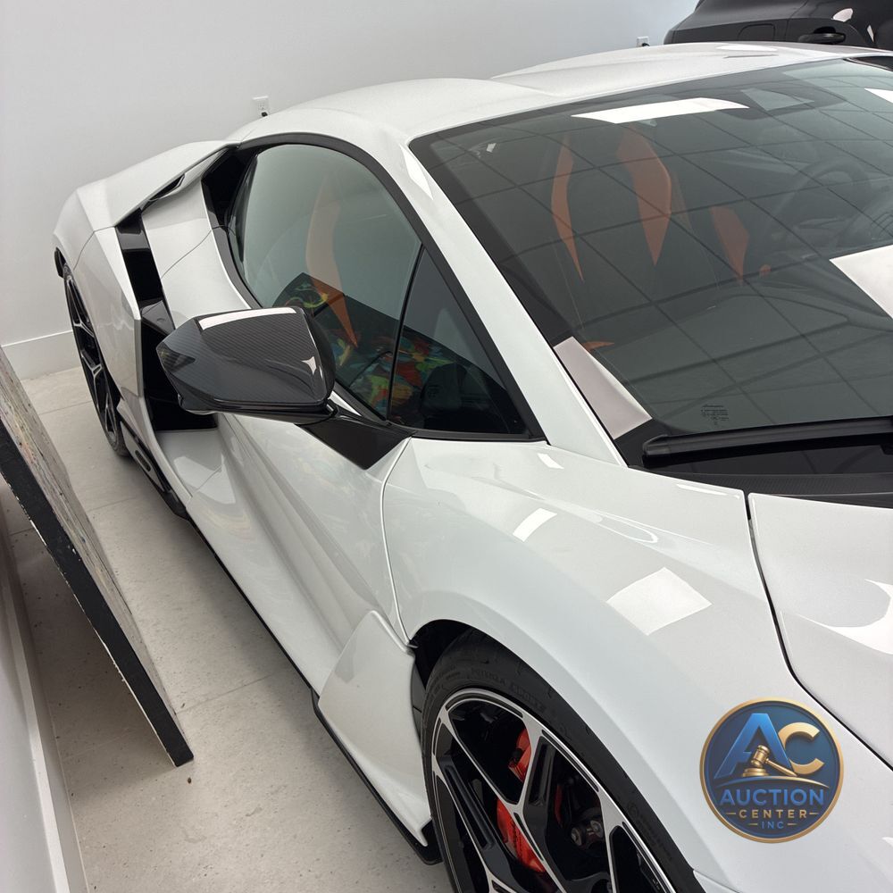 2024 Lamborghini Revuelto