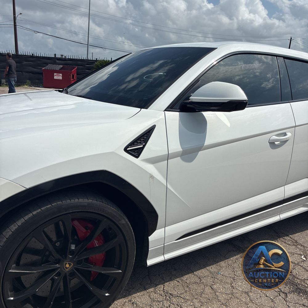 2020 Lamborghini Urus