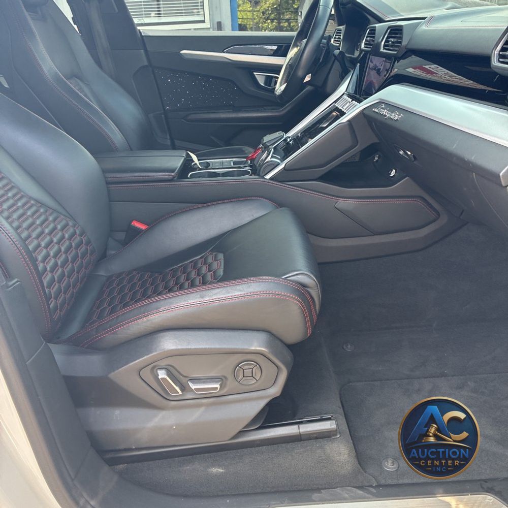 2020 Lamborghini Urus