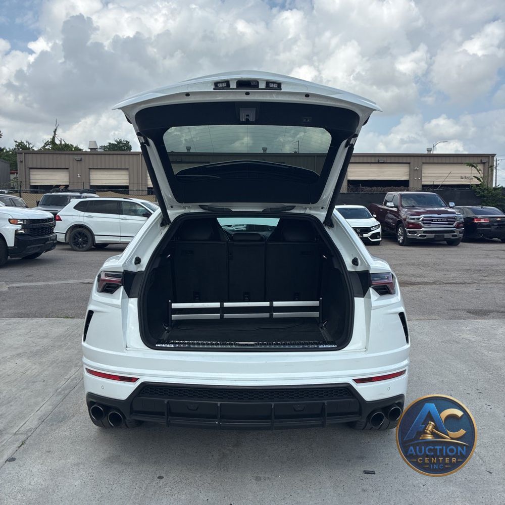 2020 Lamborghini Urus