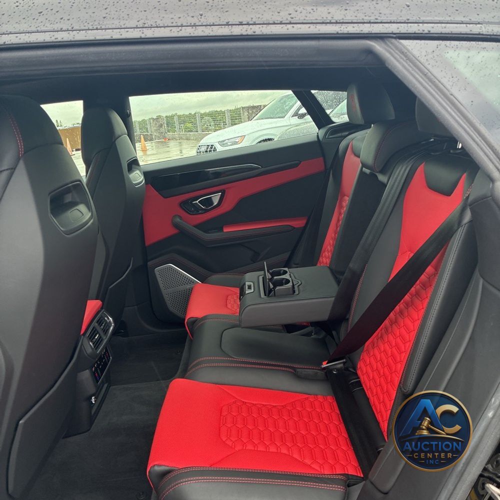 2022 Lamborghini Urus