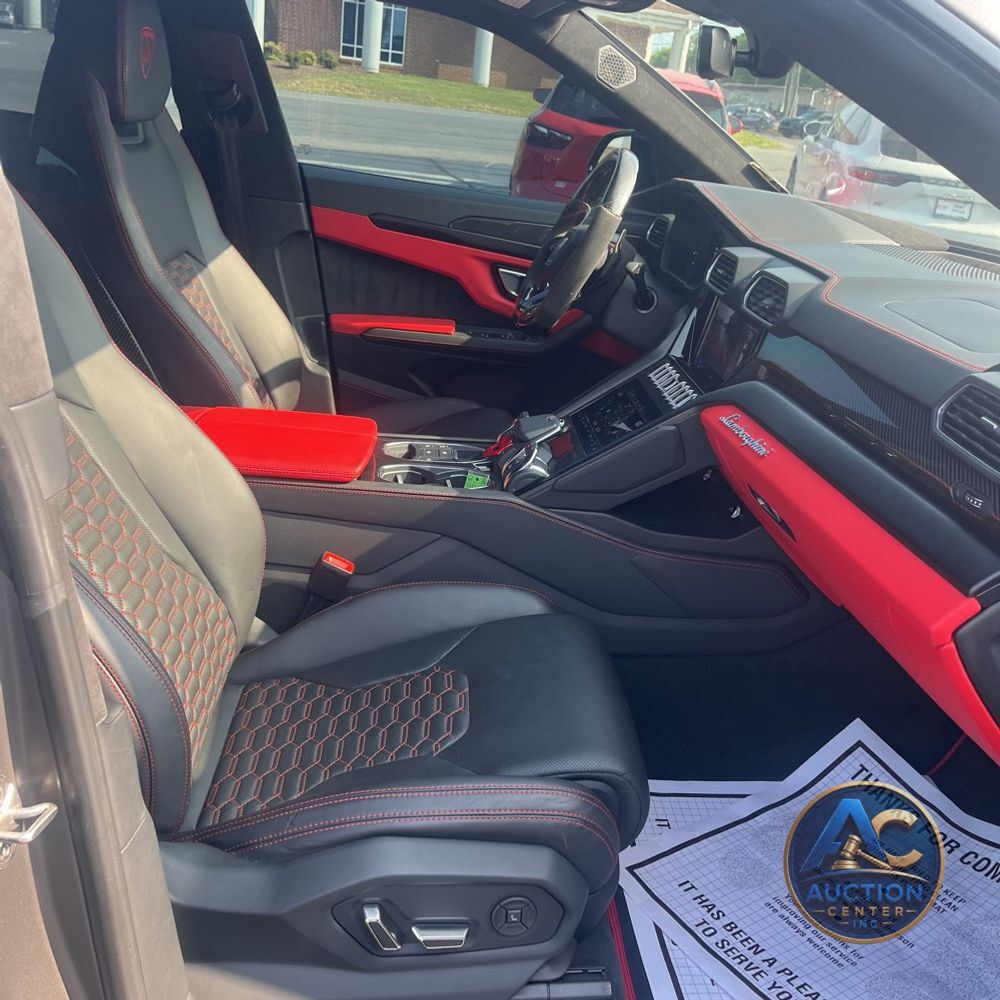 2022 Lamborghini Urus