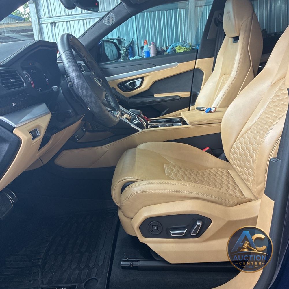 2020 Lamborghini Urus