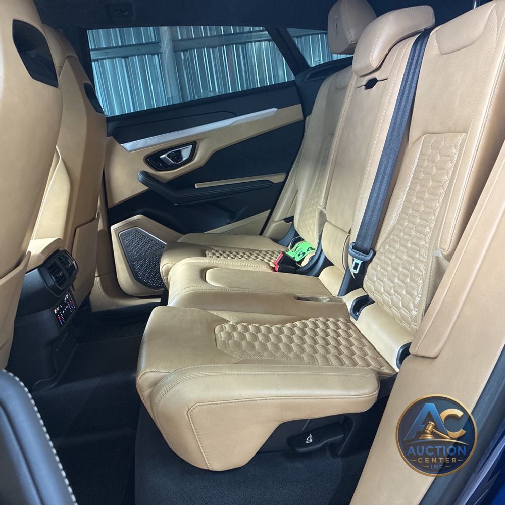 2020 Lamborghini Urus