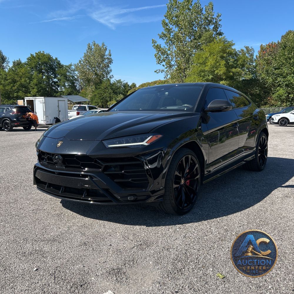 2020 Lamborghini Urus Base