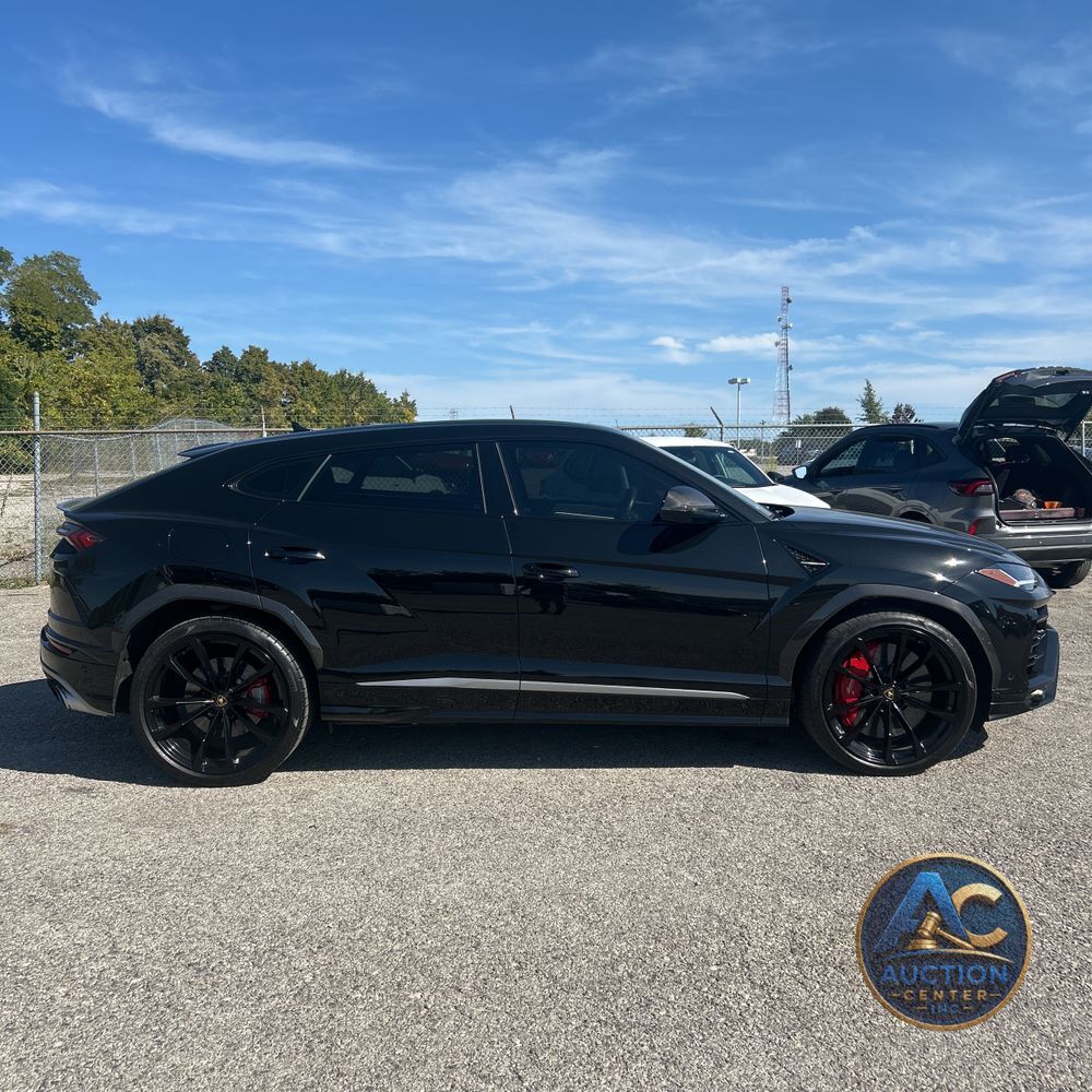 2020 Lamborghini Urus Base
