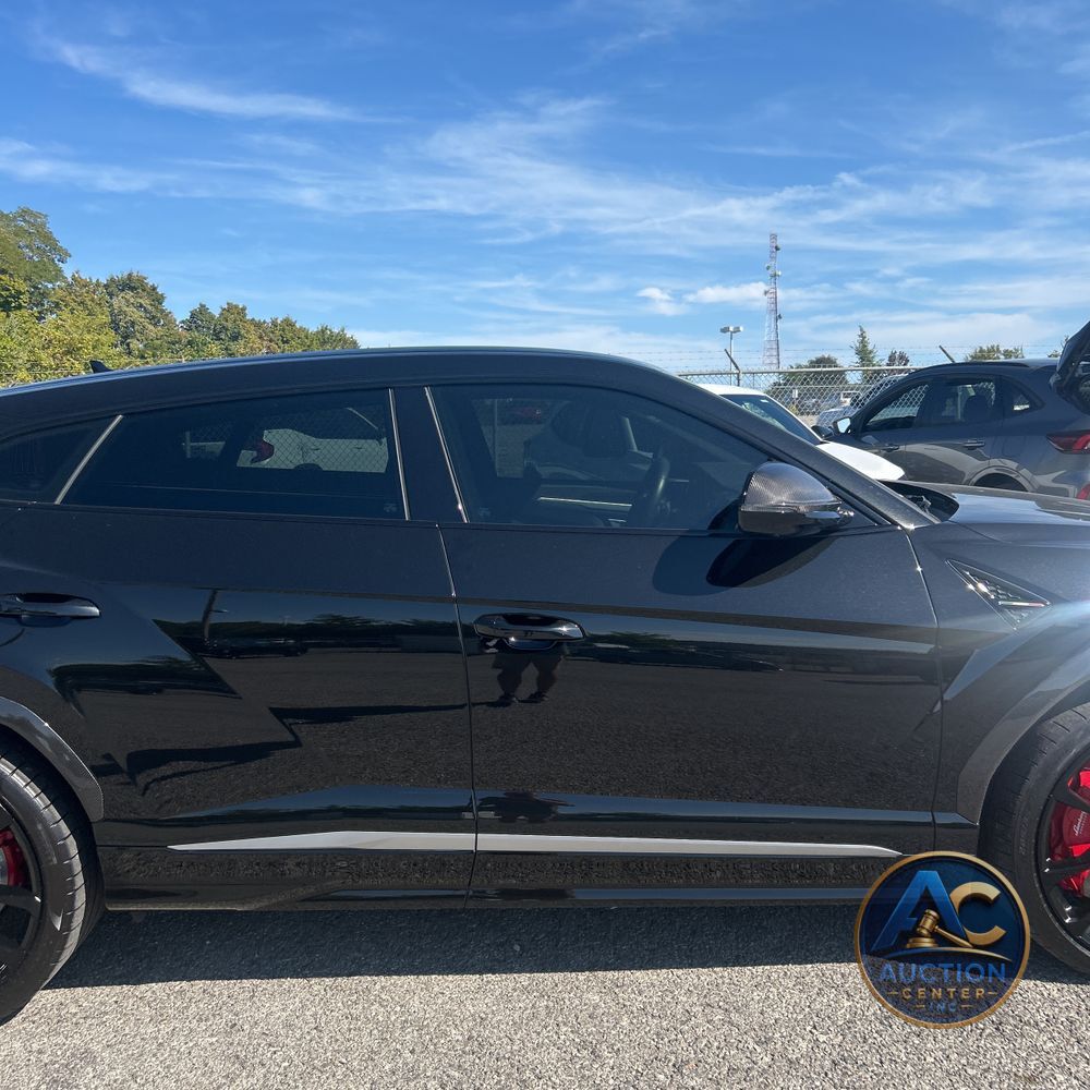 2020 Lamborghini Urus Base