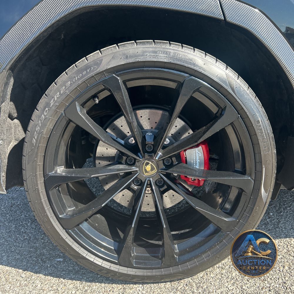 2020 Lamborghini Urus Base