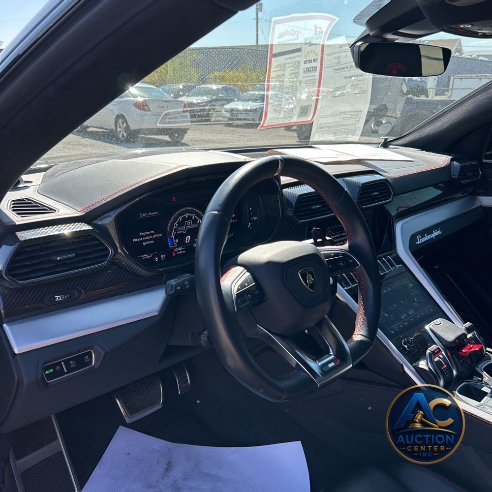 2020 Lamborghini Urus Base