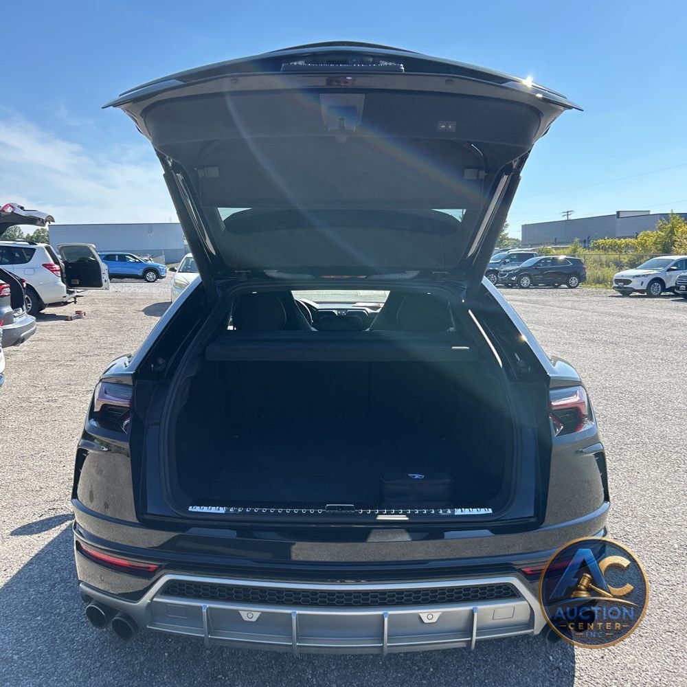 2020 Lamborghini Urus Base