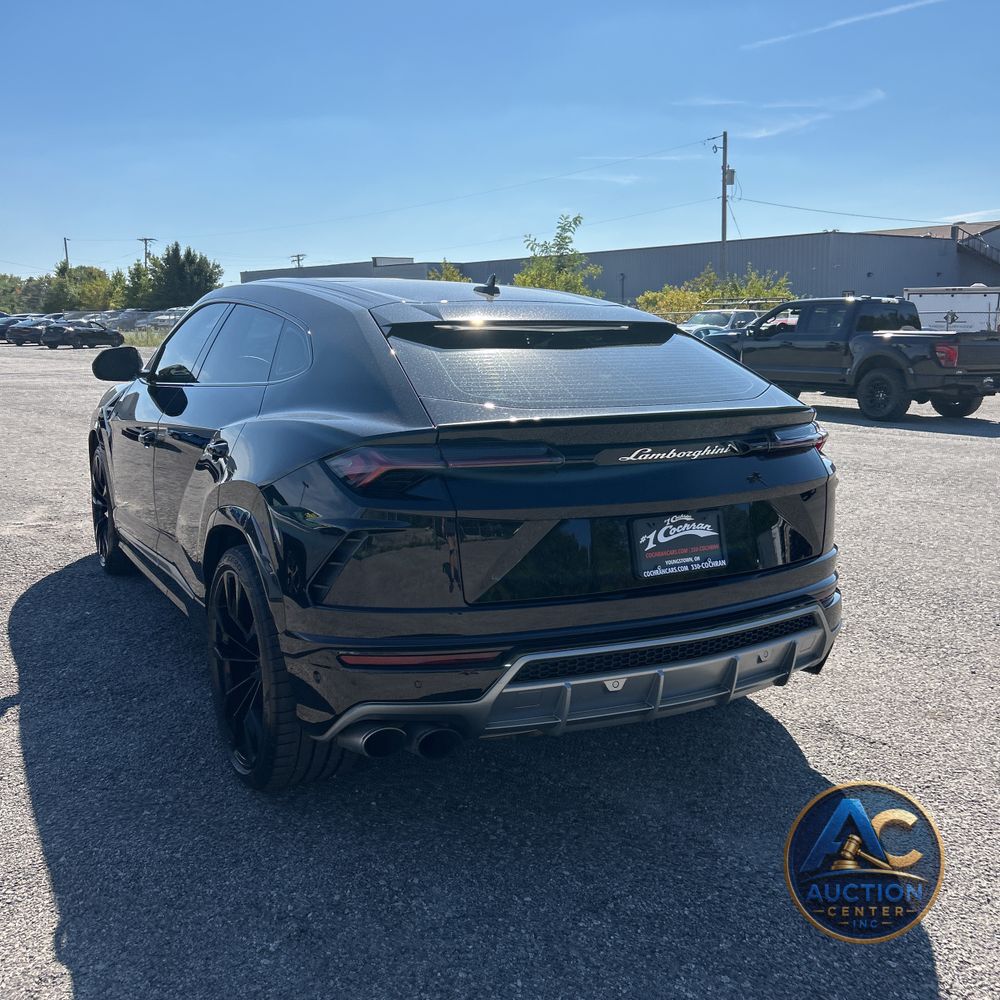 2020 Lamborghini Urus Base