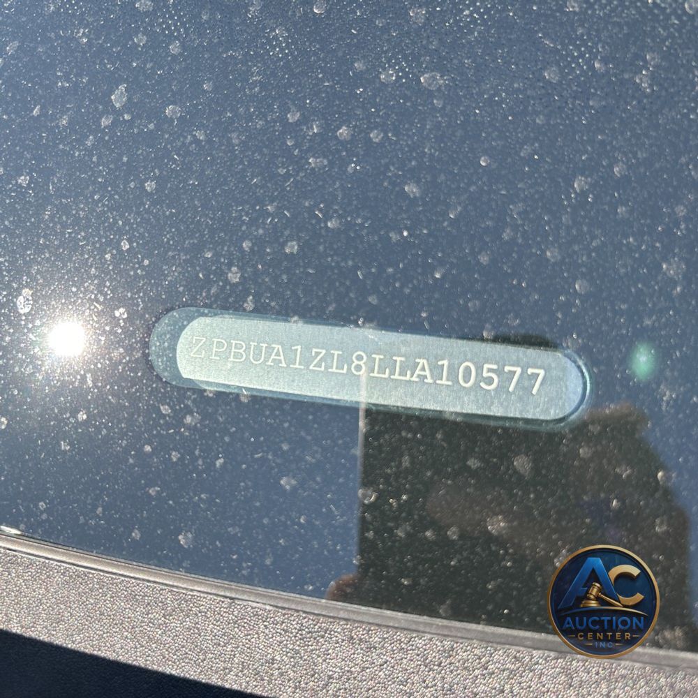 2020 Lamborghini Urus Base