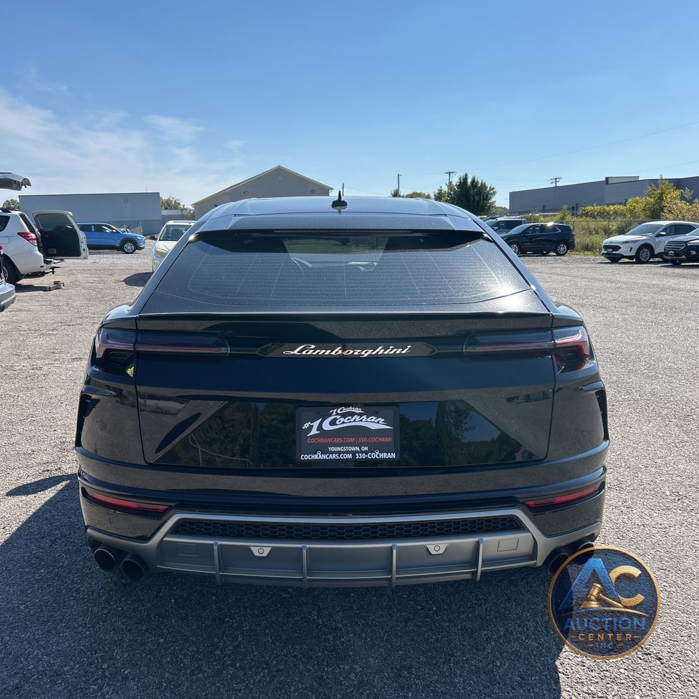 2020 Lamborghini Urus Base
