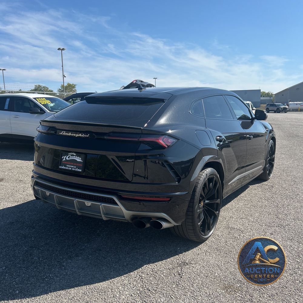 2020 Lamborghini Urus Base