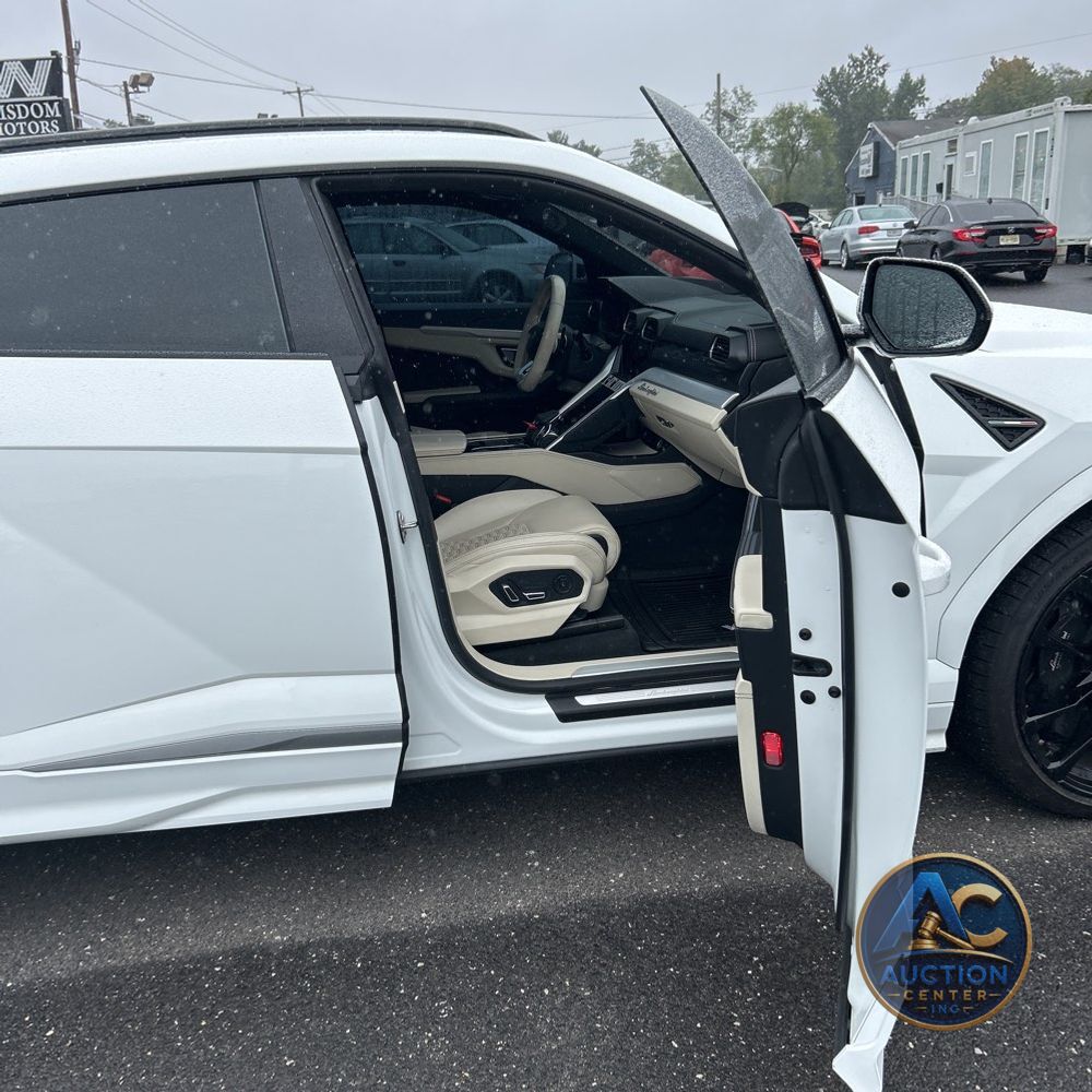2020 Lamborghini Urus