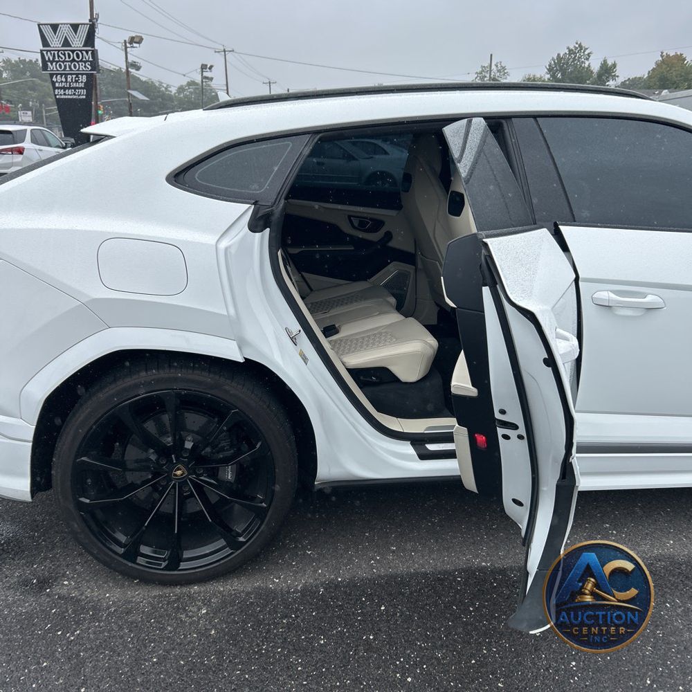 2020 Lamborghini Urus