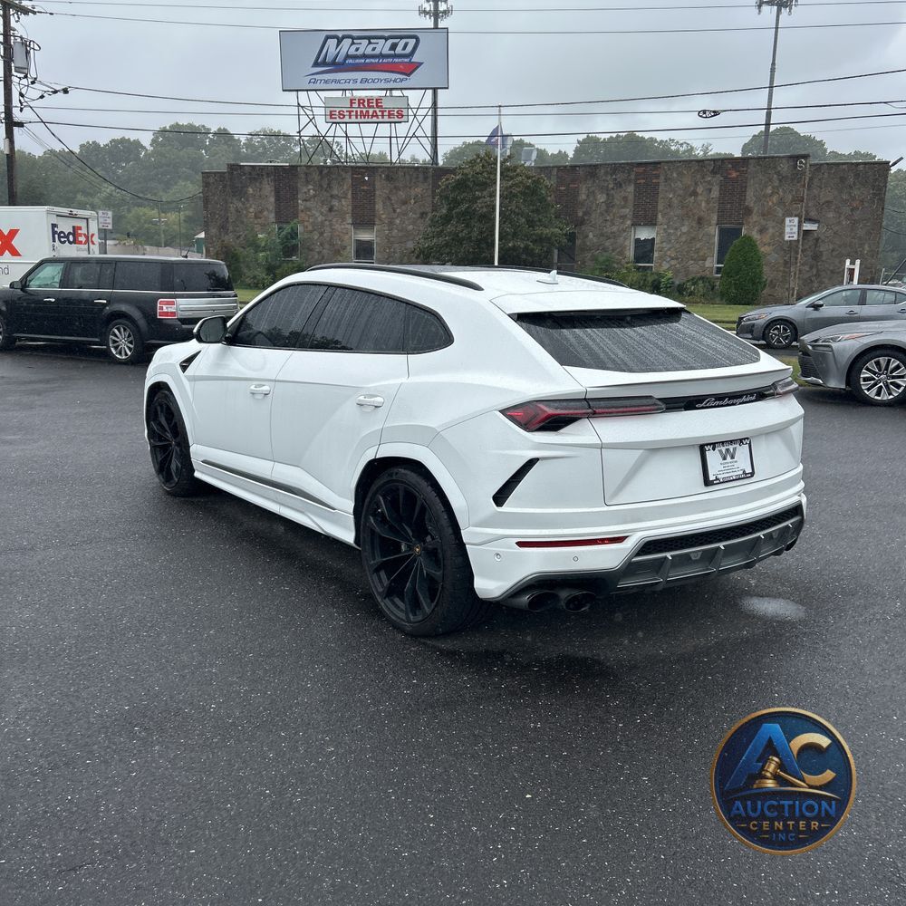 2020 Lamborghini Urus