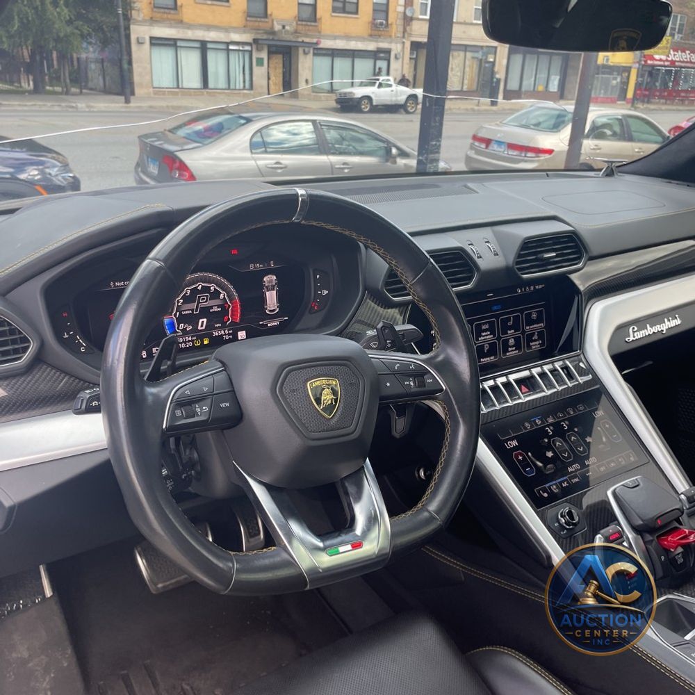 2020 Lamborghini Urus