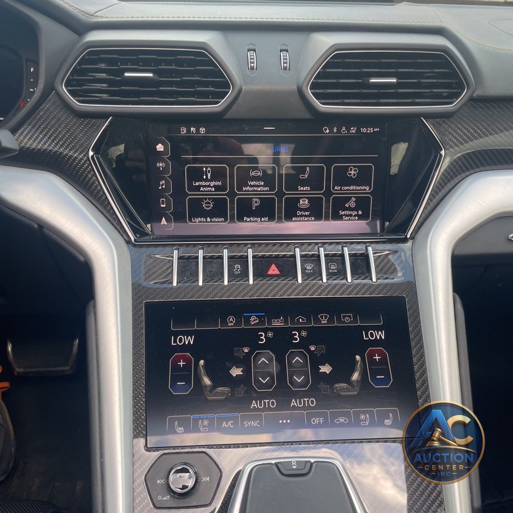 2020 Lamborghini Urus