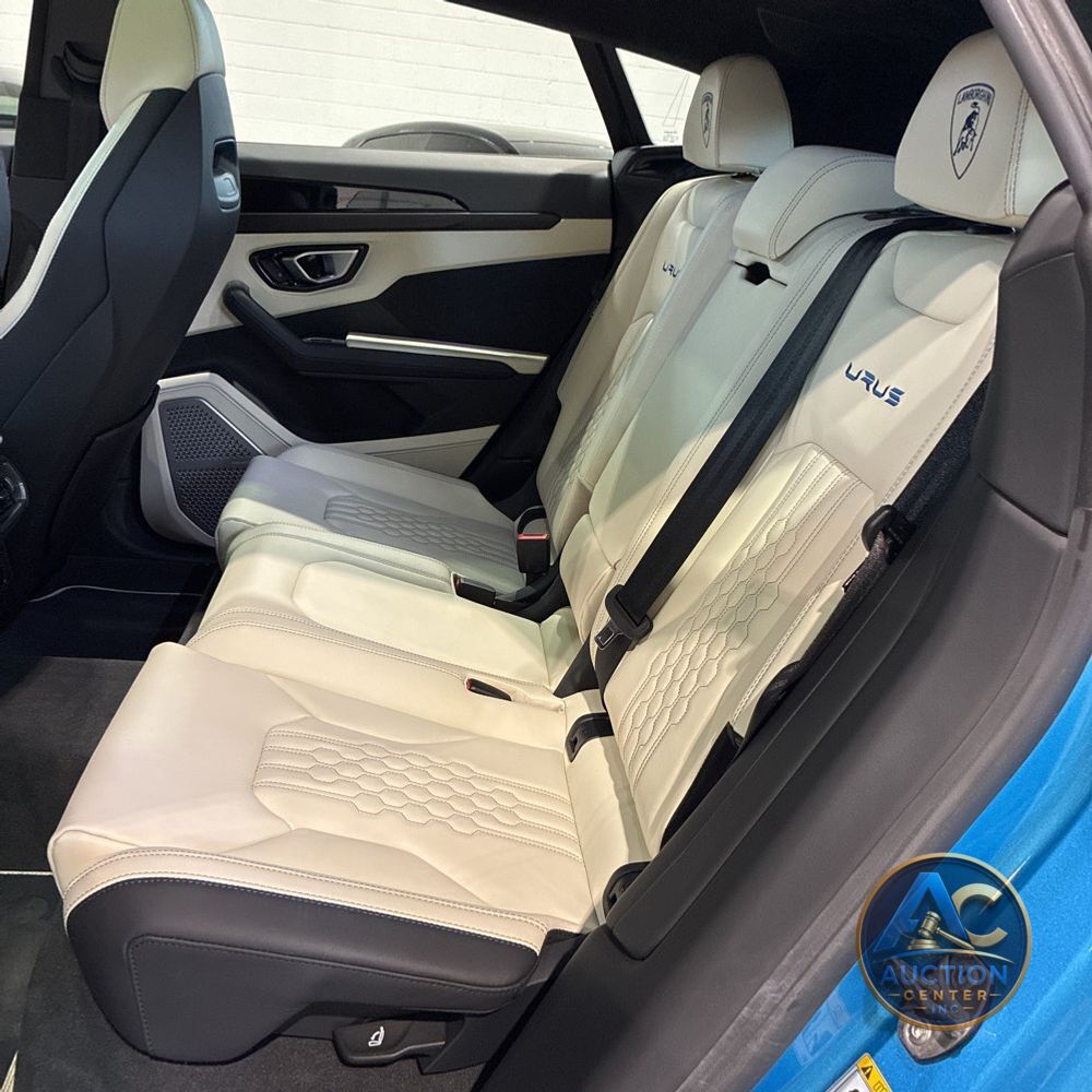 2023 Lamborghini Urus S
