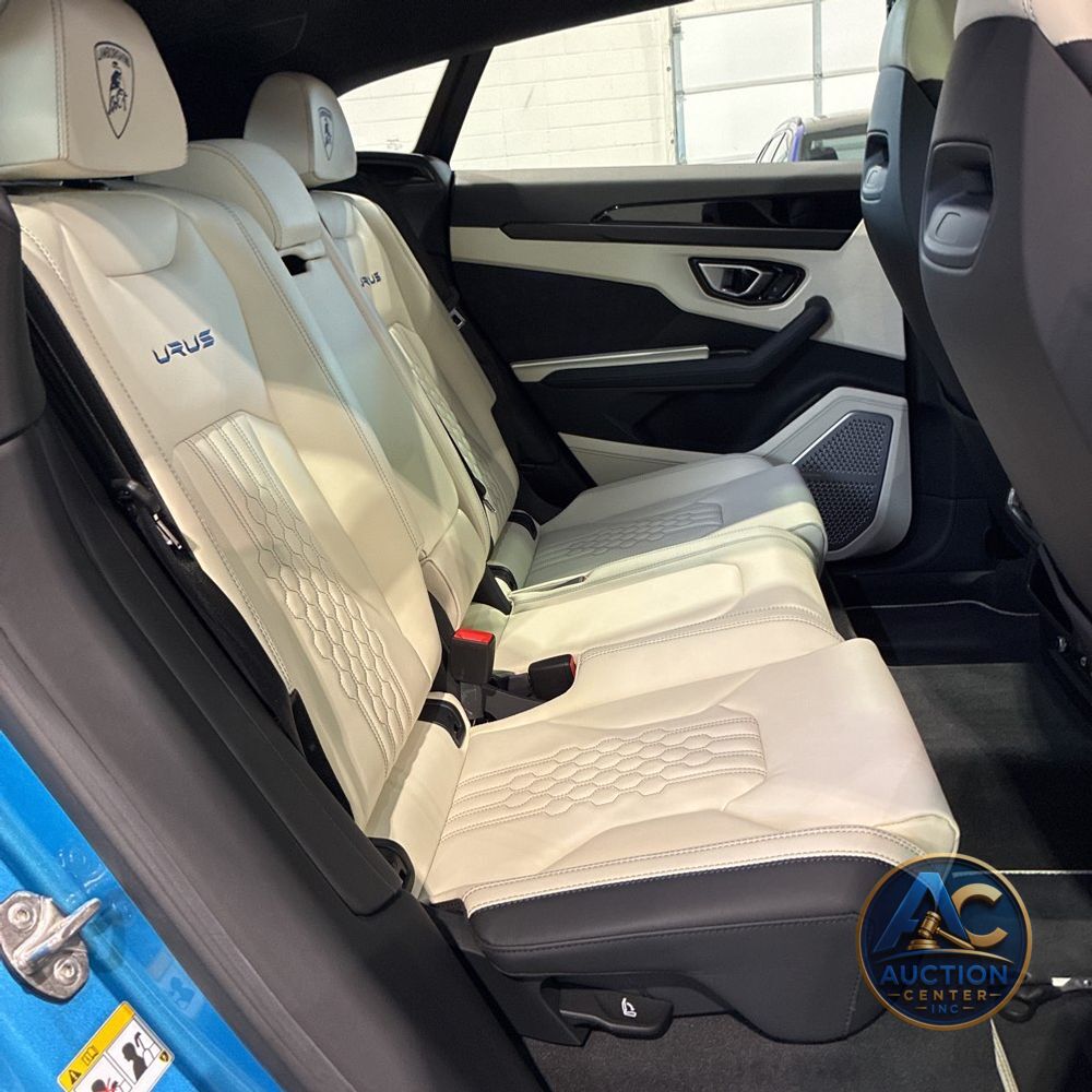 2023 Lamborghini Urus S