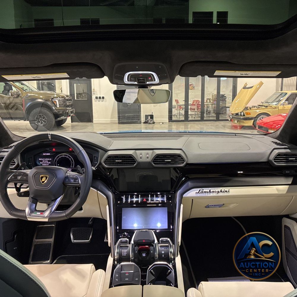 2023 Lamborghini Urus S