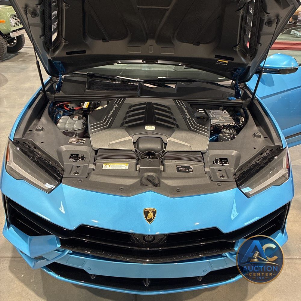 2023 Lamborghini Urus S