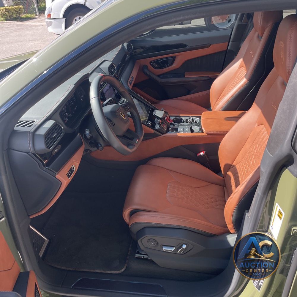 2024 Lamborghini Urus S