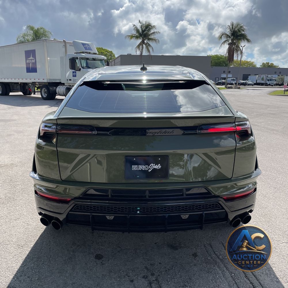 2024 Lamborghini Urus S
