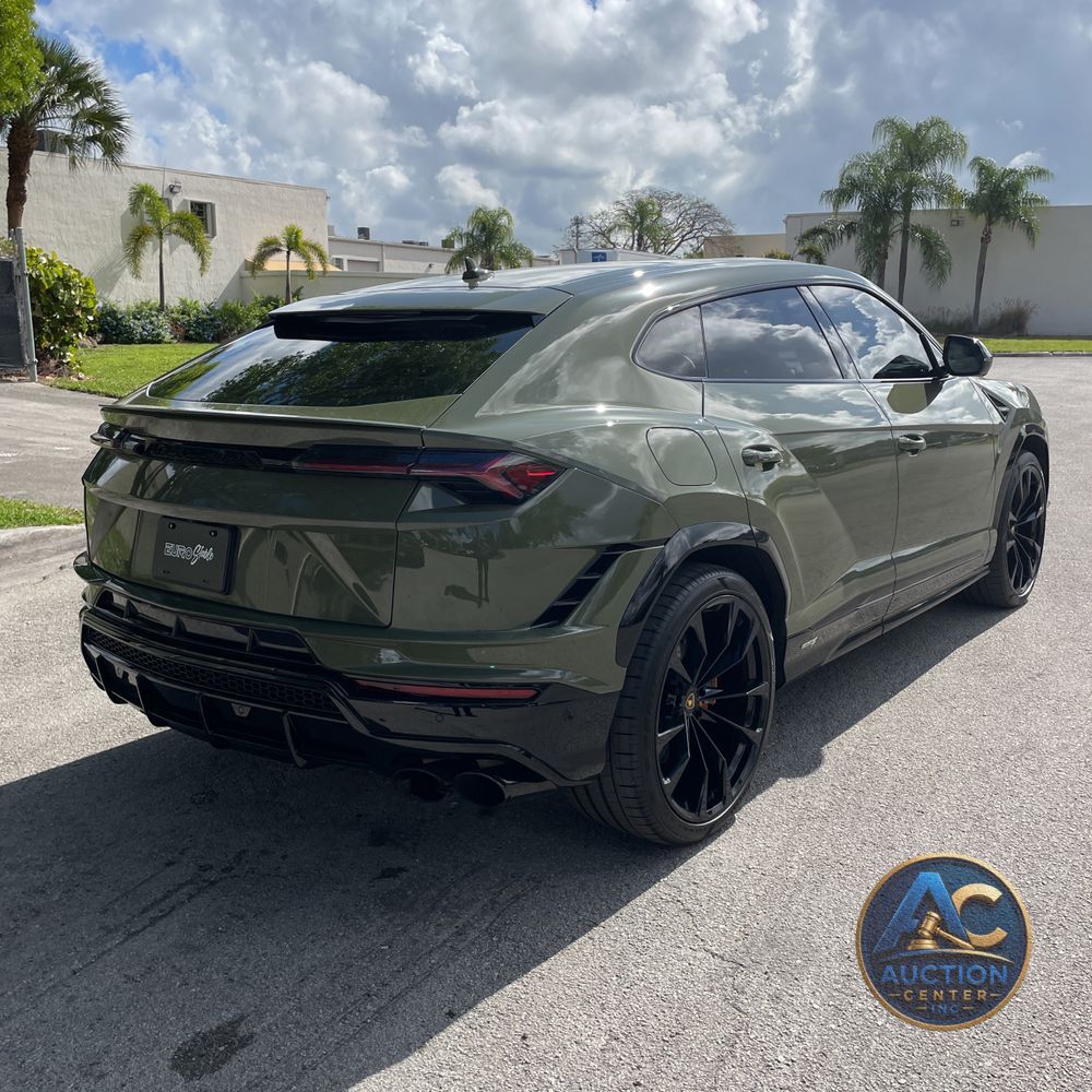 2024 Lamborghini Urus S